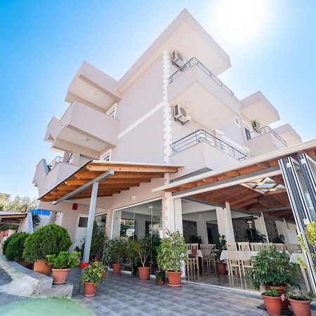 Aleksander Aparthotel Ksamil Buitenkant foto
