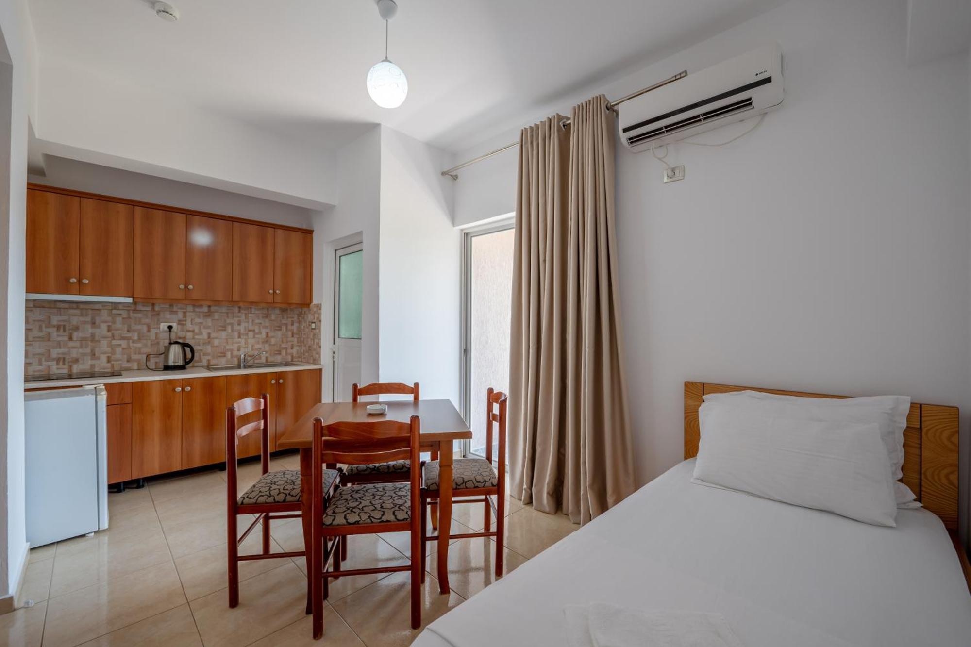 Aleksander Aparthotel Ksamil Buitenkant foto