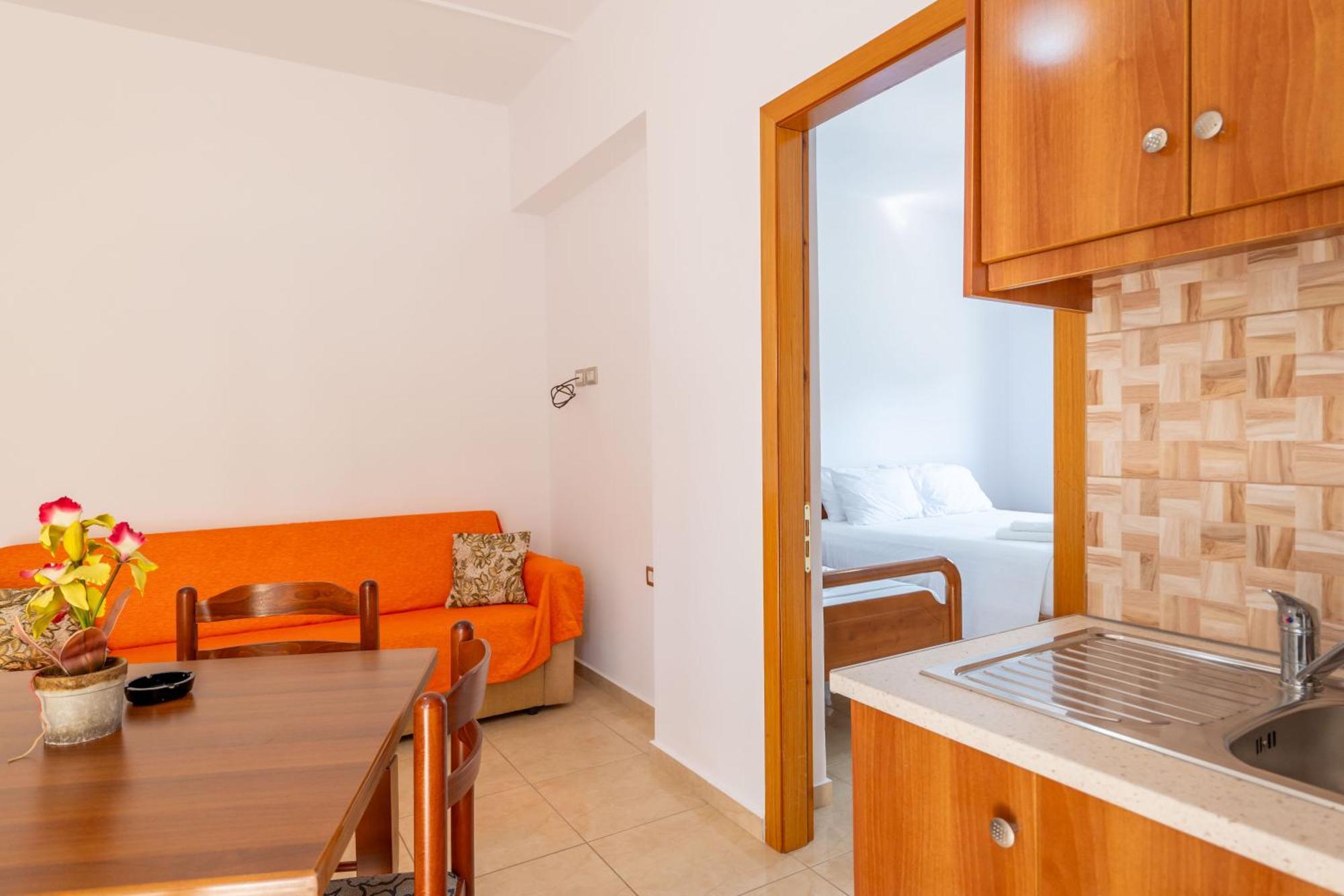 Aleksander Aparthotel Ksamil Buitenkant foto