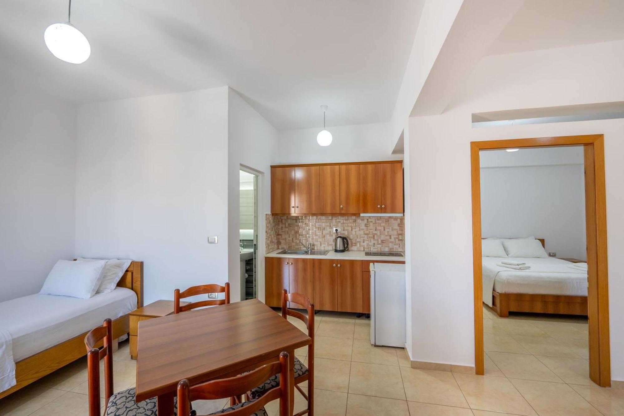 Aleksander Aparthotel Ksamil Buitenkant foto