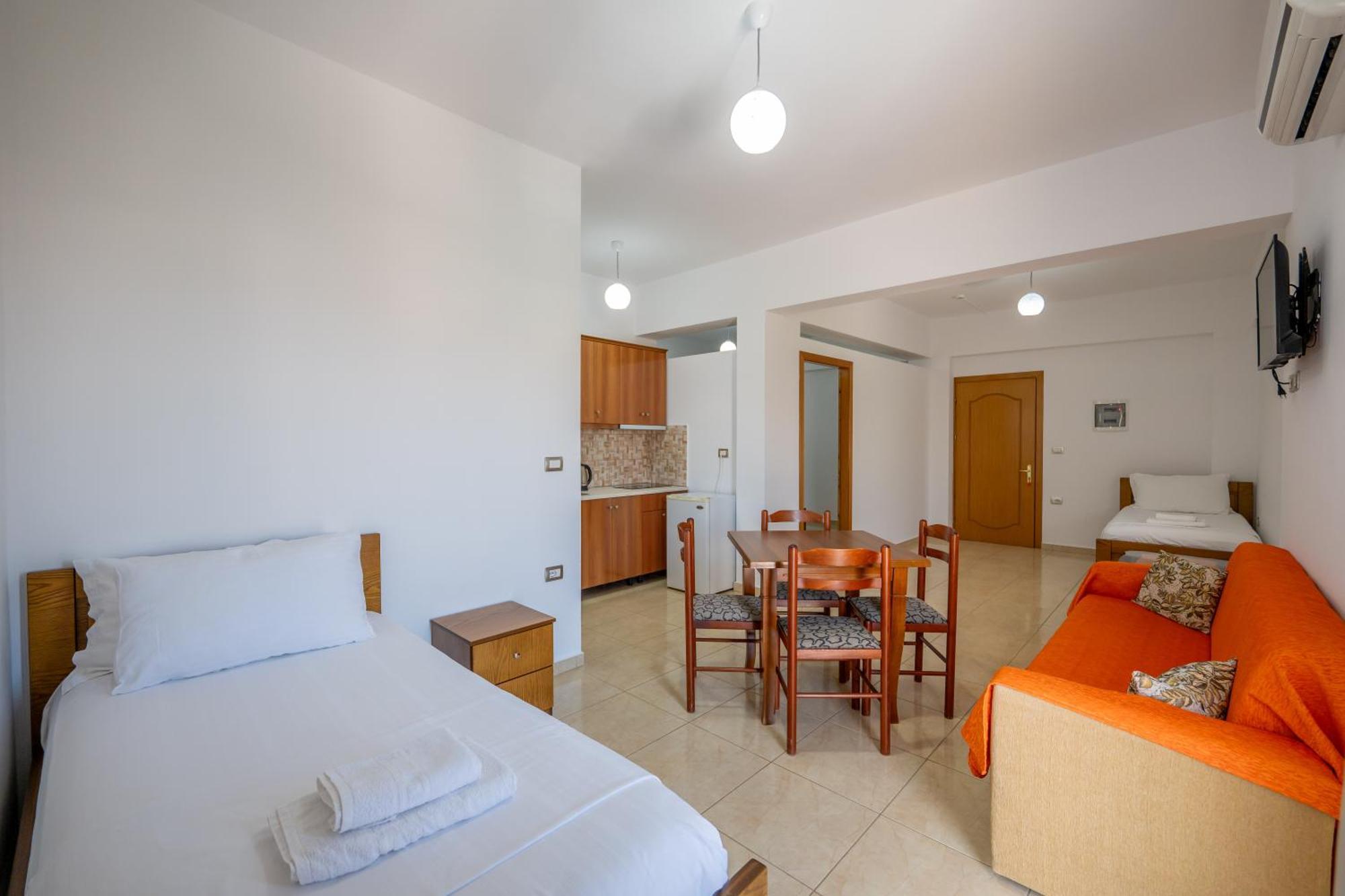 Aleksander Aparthotel Ksamil Buitenkant foto