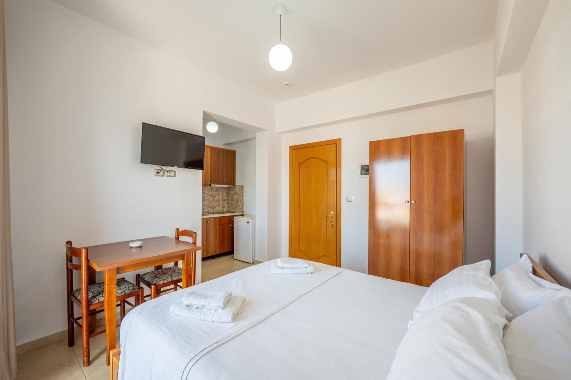 Aleksander Aparthotel Ksamil Buitenkant foto