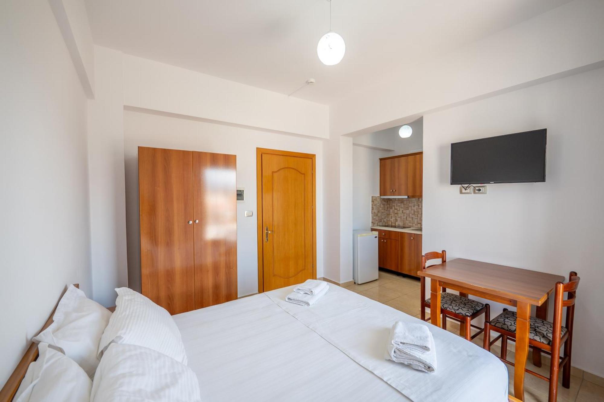 Aleksander Aparthotel Ksamil Buitenkant foto